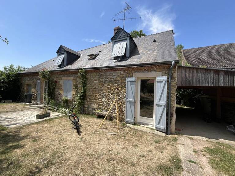 Maison en pierre de 4 pièces principales — photo 1