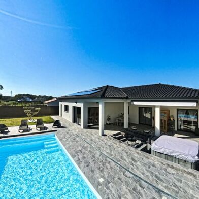 Maison 5 pièces 399000 €