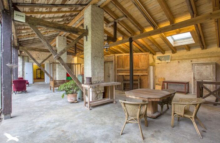Vente maison 8 pièces 289 m² L'Houmeau (17137) — photo 2