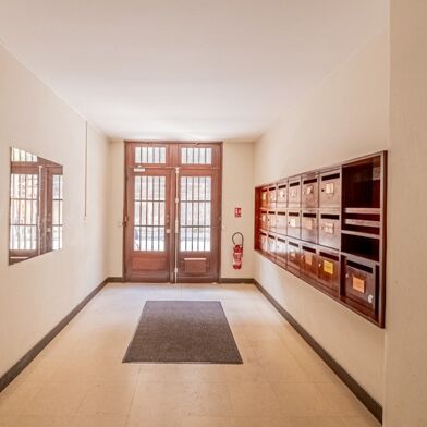 Appartement 3 pièces 234300 €