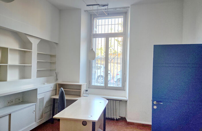 BUREAUX CENTRE CANNES — photo 3