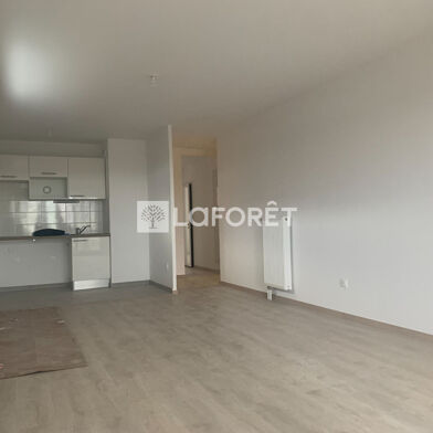 Appartement 3 pièces 860 €