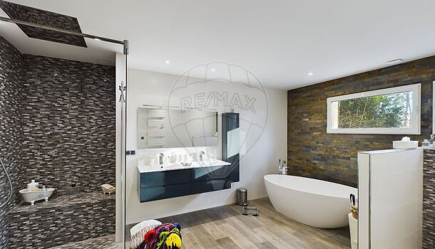 Villa / Maison 11 pièces  à vendre Breuillet 17920