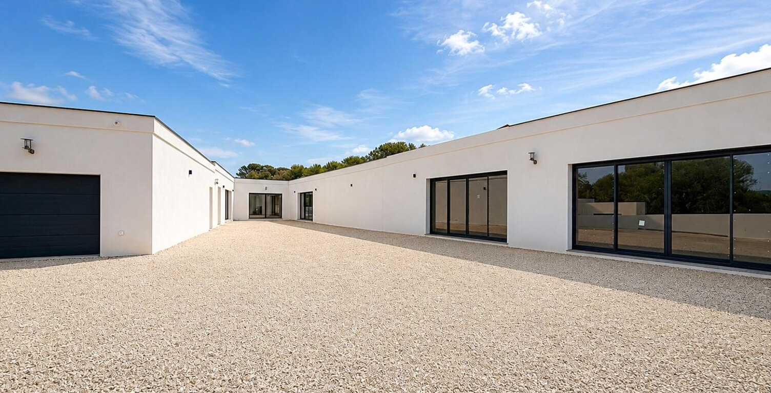 BAGNOL-SUR-CEZE Splendide villa ultra moderne de plain-pied — photo 1