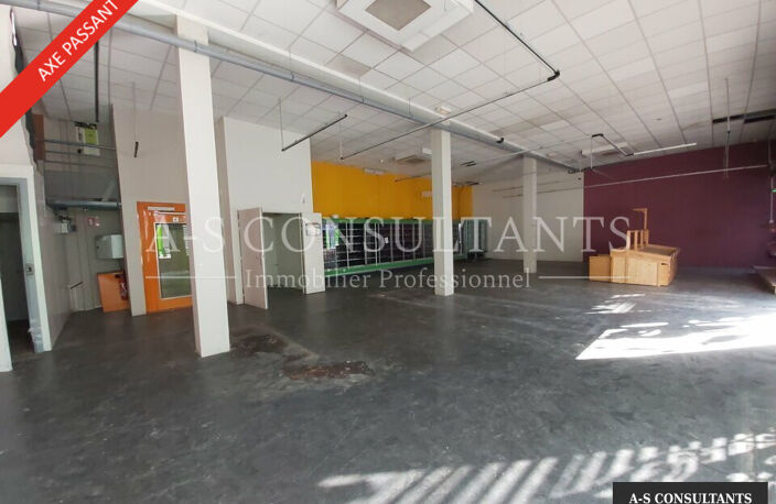 LOCAL COMMERCIAL à louer — photo 2