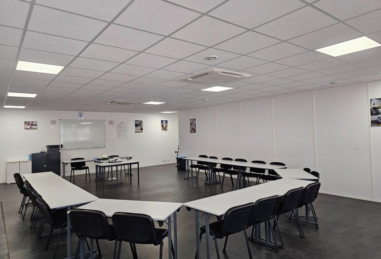 bureau de 115 m2 à louer à CERGY (95) immeuble Ordinal avec parkings — photo 1