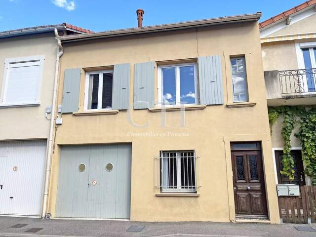Opportunité rare à Nyons : maison de village avec dépendances am — photo du bien