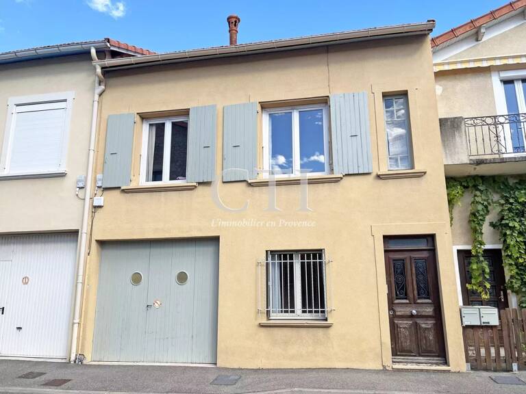 Opportunité rare à Nyons : maison de village avec dépendances am — photo 1
