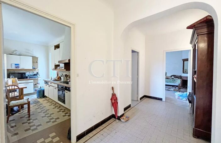Opportunité rare à Nyons : maison de village avec dépendances am — photo 5