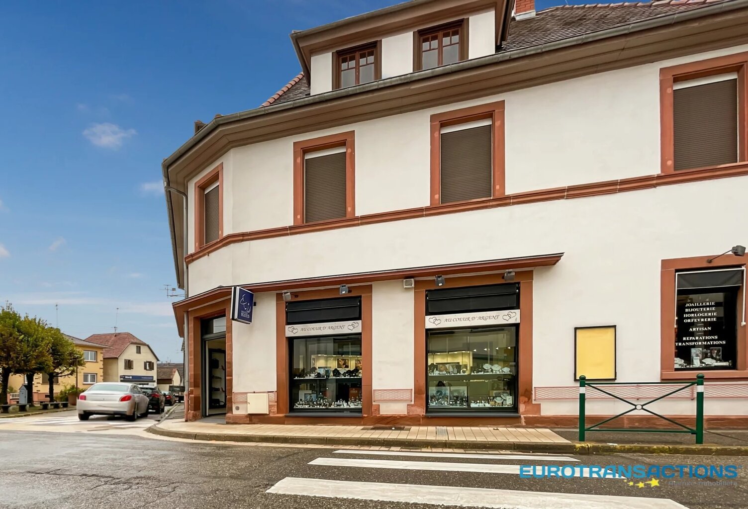 Local commercial — photo 1