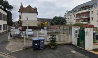 Garage   m² à louer à Saint-Cyr-sur-Loire (37540)