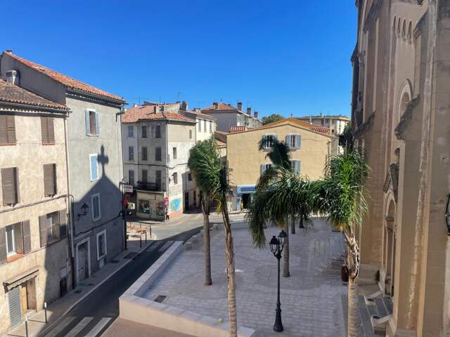 Appartement À Vendre — photo du bien