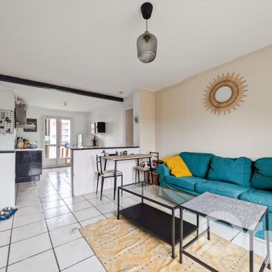 Appartement 4 pièces 108000 €