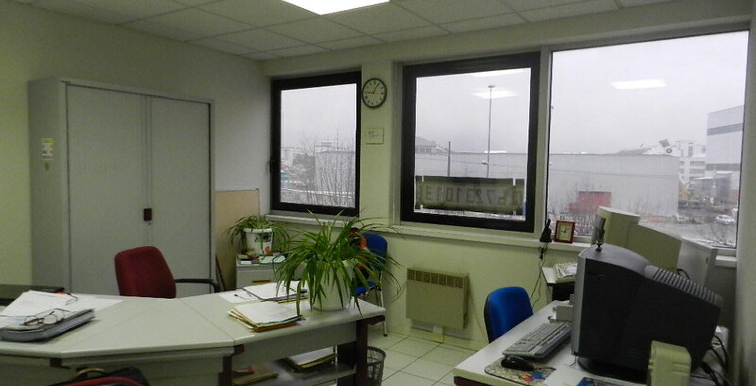 Dpt Isère (38), à louer GRENOBLE Bureau 127 M² — photo 1