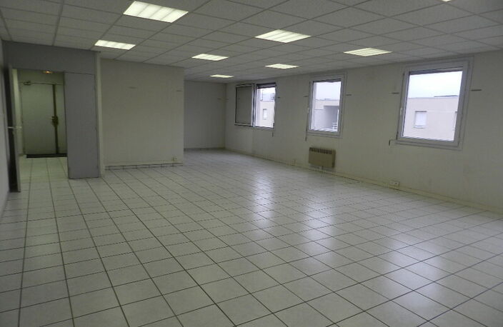 Dpt Isère (38), à louer GRENOBLE Bureau 127 M² — photo 2