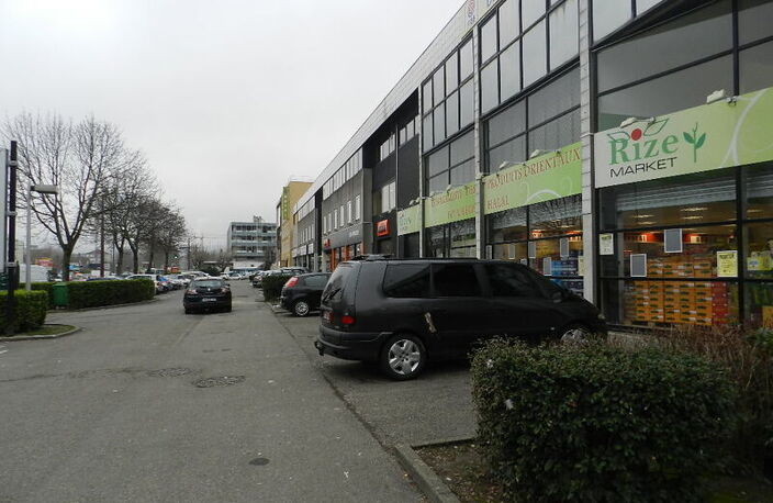 Dpt Isère (38), à louer GRENOBLE Bureau 127 M² — photo 5
