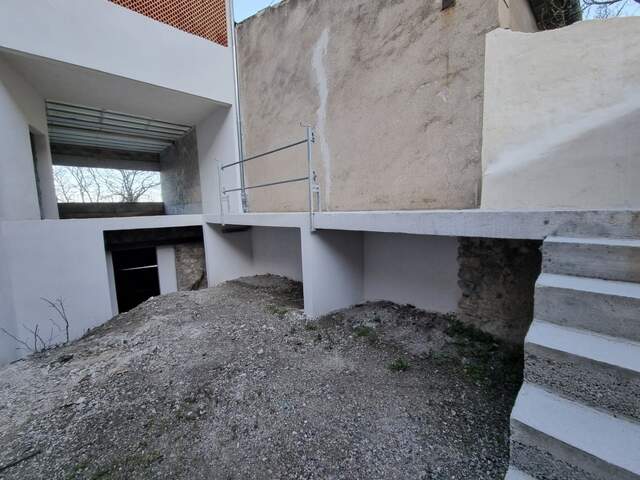 grand 3 pièces à rénover avec Patio et Terrasse - SAINT SAVOURNIN (13) — photo du bien