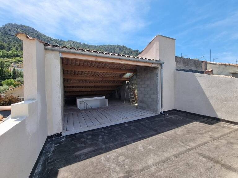 Studio avec grande terrasse à Saint Savournin — photo 1