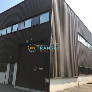 Local industriel  2701 €