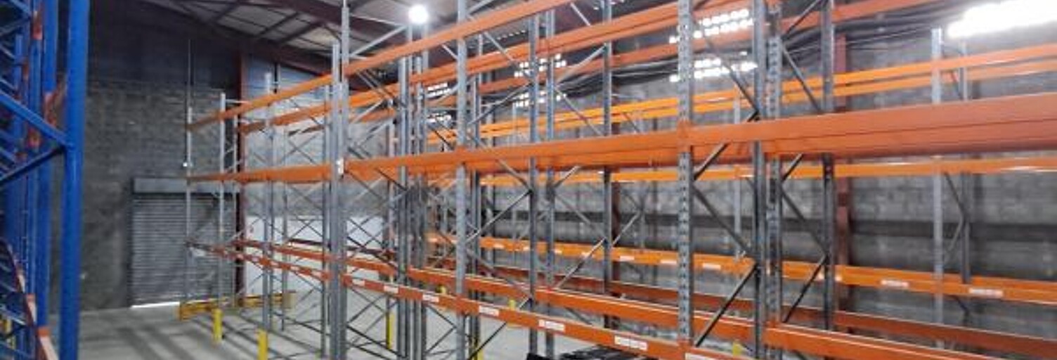 Local industriel  1200 m² à vendre à La Possession (97419)