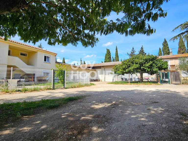 Nîmes immeuble  438m² sur 3900m² de terrain — photo 1