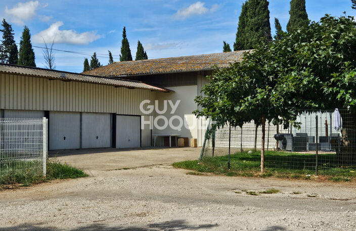 Nîmes immeuble  438m² sur 3900m² de terrain — photo 2