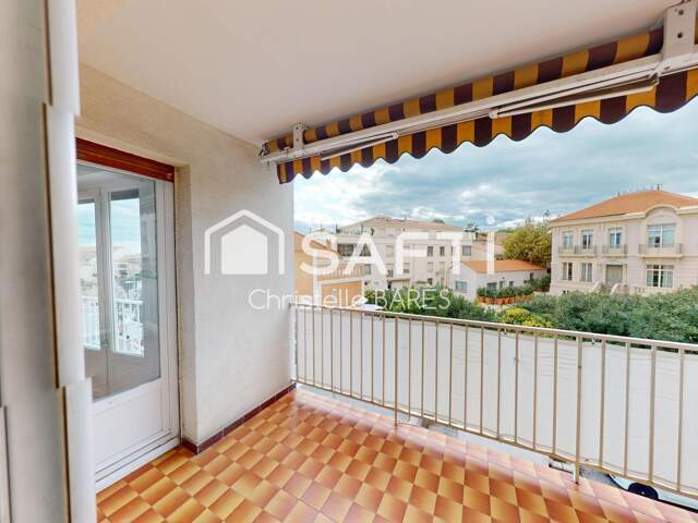 Bandol- appartement 4 pièces- 2 chambres- dernier étage- terrasse- cave-place de parking privée en sous sol — photo du bien