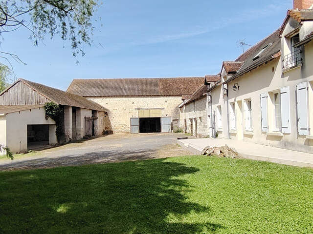 Corps de ferme de caractère - 210 m2 habitable - 5260 m2 ter — photo du bien