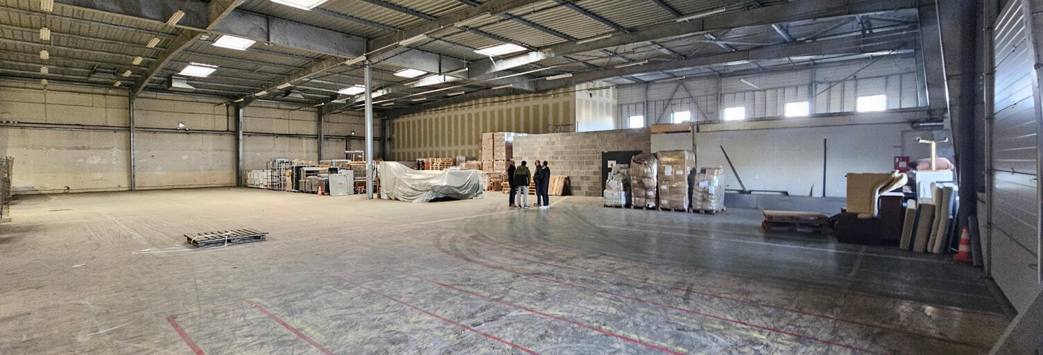 Commerce  1240 m² à louer à Saint-Barthélemy-d'Anjou (49124)