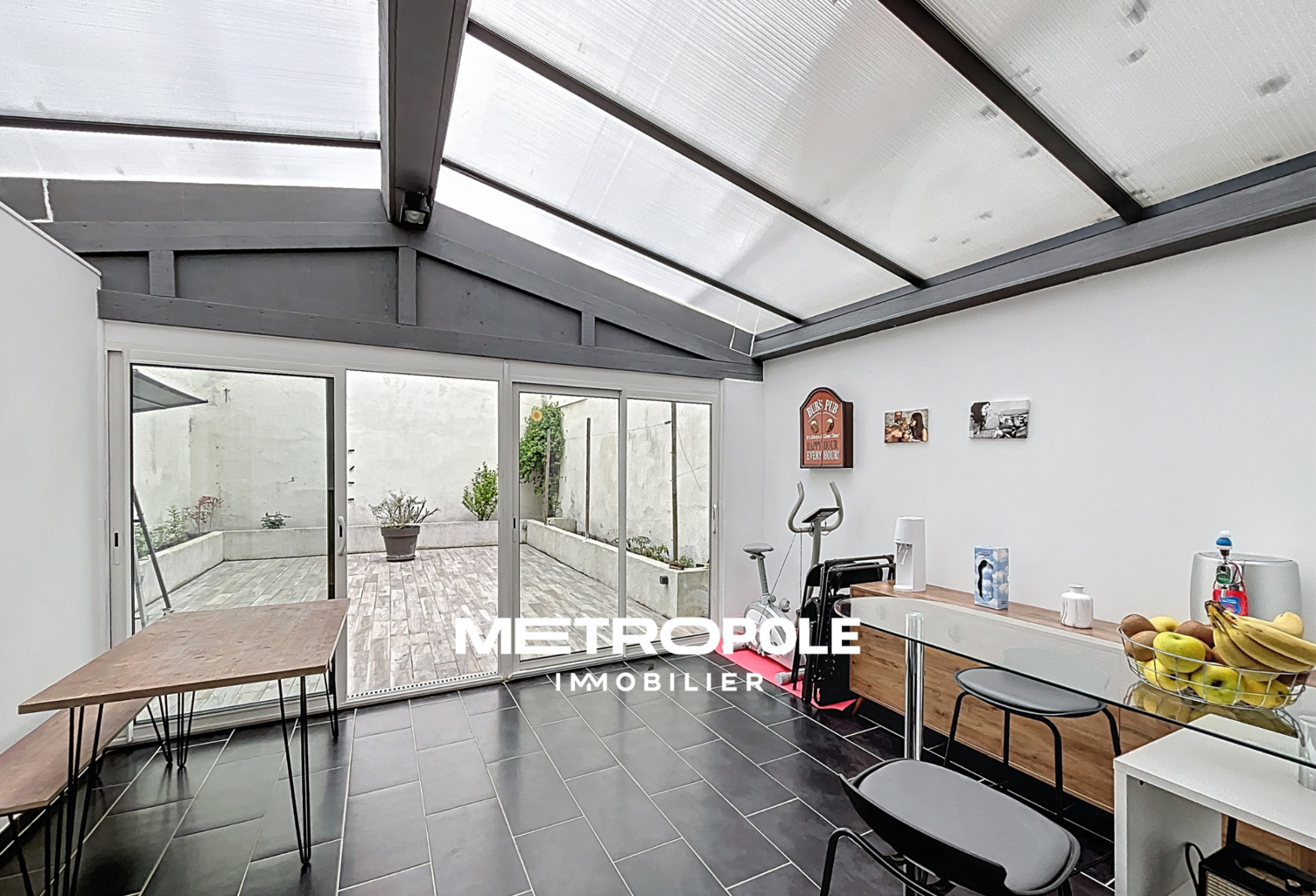 IMMEUBLE 184m2 - 3 appartements - CENTRE TARARE — photo 1