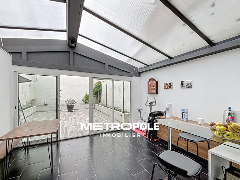 IMMEUBLE 184m2 - 3 appartements - CENTRE TARARE — photo 1