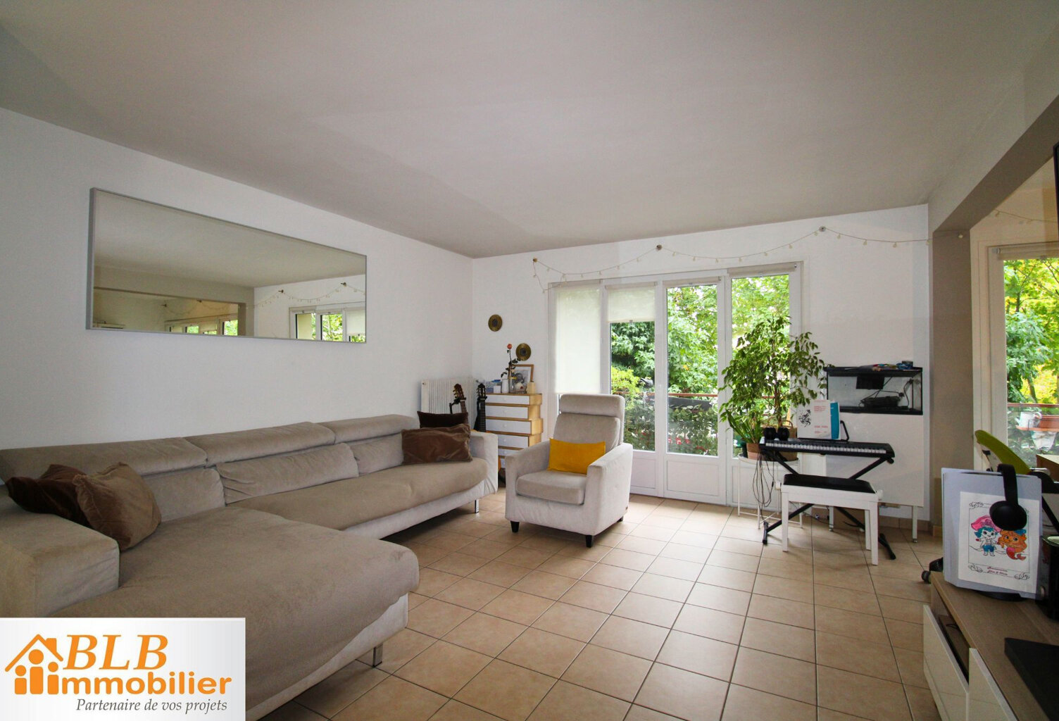 SUPERBE APPARTEMENT À MAUREPAS 78310 AVEC BALCON, CAVE - RÉS — photo 1
