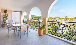 Appartement 4 Pièces 100 m² à vendre à Saint-Cyr-sur-Mer (83270)