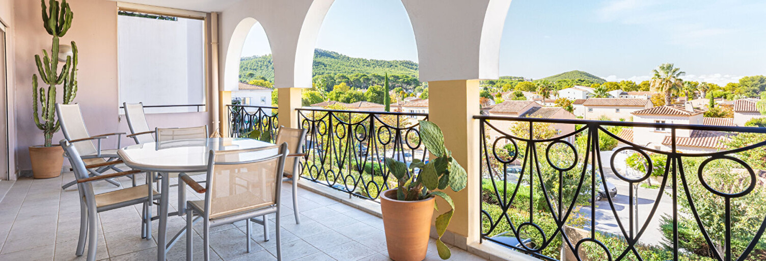 Appartement 4 Pièces 100 m² à vendre à Saint-Cyr-sur-Mer (83270)