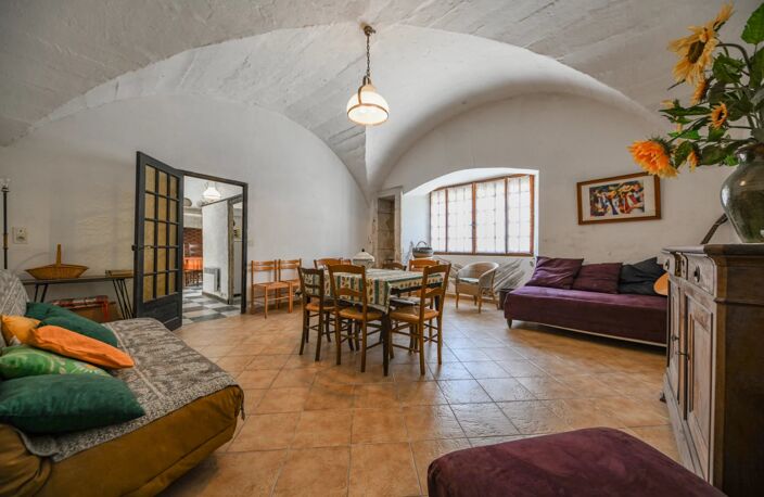 Maison de village en pierre avec cour — photo 2