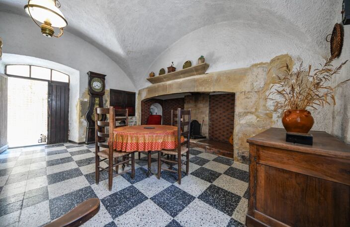 Maison de village en pierre avec cour — photo 3