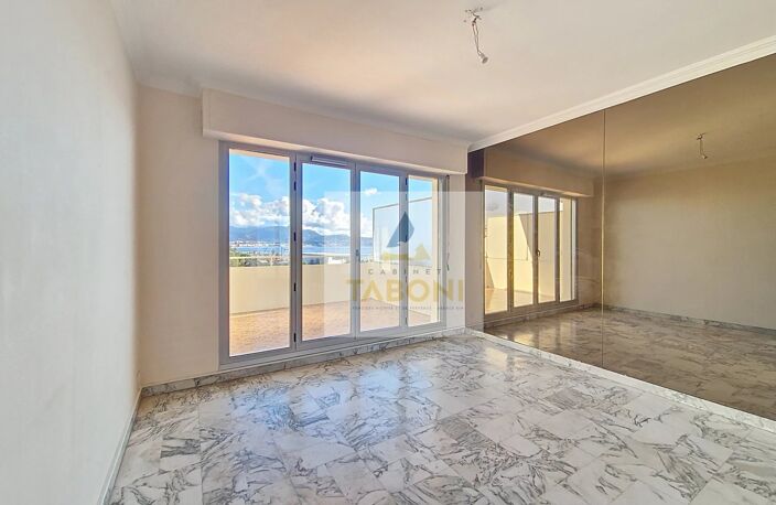 2 PIECES - RENE CASSIN - DERNIER ETAGE - TRAVERSANT VUE MER — photo 5