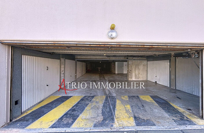 location parking — photo 2