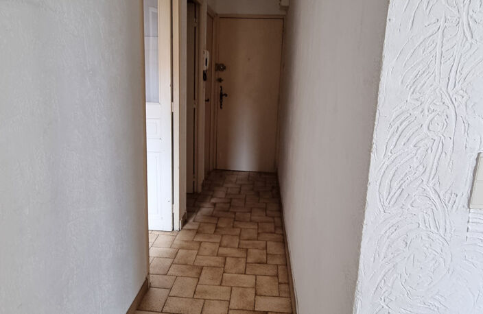 À VENDRE (83) - DRAGUIGNAN - Appartement T2 de 42 m2 situé e — photo 4