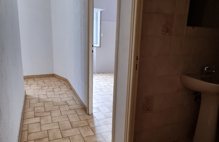 À VENDRE (83) - DRAGUIGNAN - Appartement T2 de 42 m2 situé e — photo 5