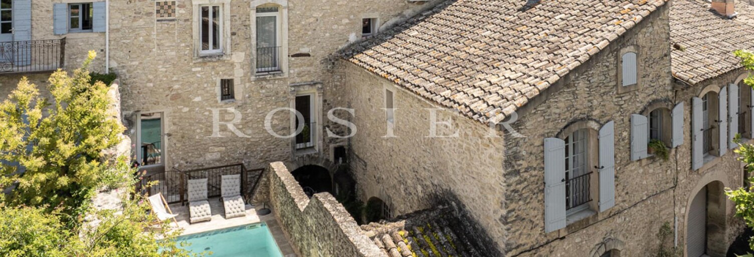 Maison  455 m² à vendre à Lagnes (84800)