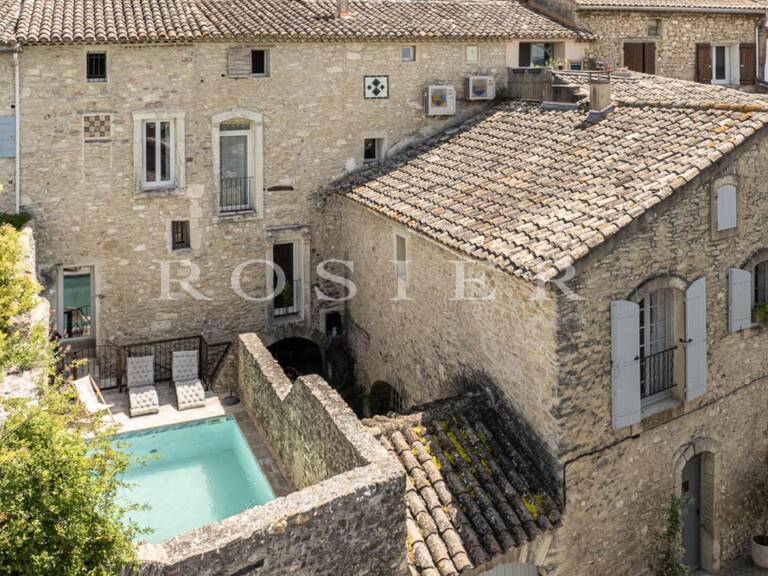 Maison de village avec piscine à Lagnes. — photo 1