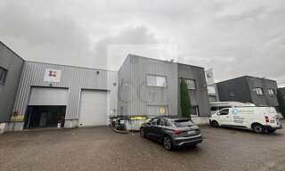 Commerce  258 m² à louer à Mions (69780)