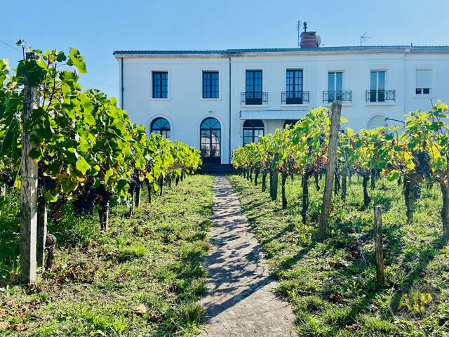 Maison Bourgeoise avec piscine ST VIVIEN ! — photo du bien