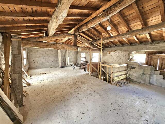 Maison à rénover — photo du bien