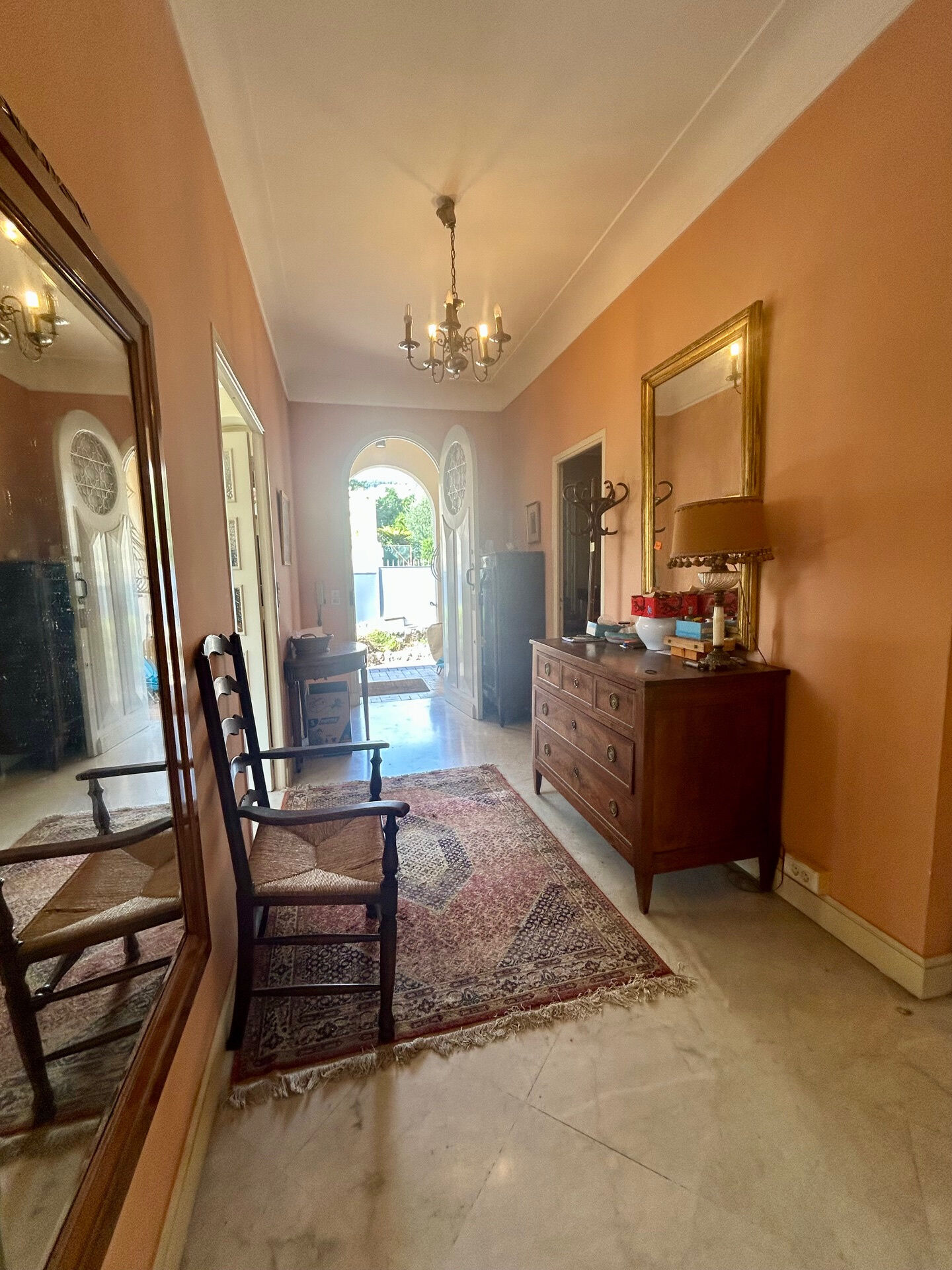 NICE CHAMBRUN MAISON 212 M2 AVEC JARDIN DE 630 M2 AU CALME