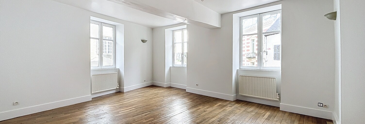 Immeuble  200 m² à vendre à Saint-Pierre-le-Moûtier (58240)