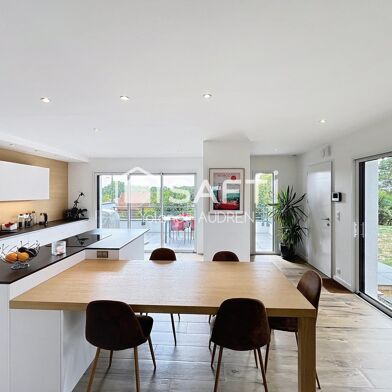 Maison 6 pièces 899600 €