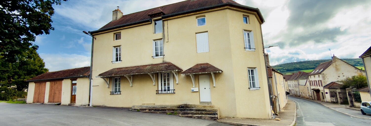 Immeuble  400 m² à vendre à Salornay-sur-Guye (71250)