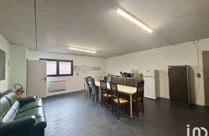 Location Bureaux 146 m&sup2; — photo 2